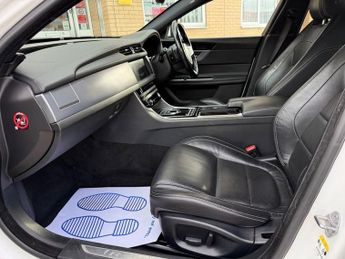 Jaguar XF D R-SPORT
