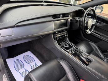 Jaguar XF D R-SPORT