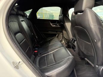 Jaguar XF D R-SPORT