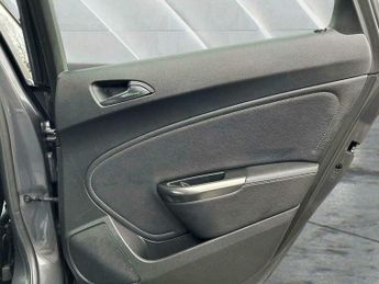 Vauxhall Astra 2.0 CDTi SE Auto Euro 5 5dr