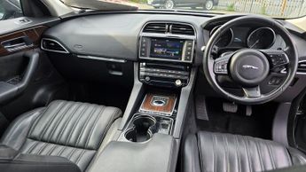 Jaguar F-Pace 2.0 D180 Portfolio SUV 5dr Diesel Auto AWD Euro 6 (s/s) (180 ps)