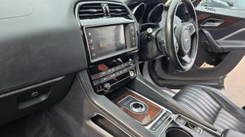Jaguar F-Pace 2.0 D180 Portfolio SUV 5dr Diesel Auto AWD Euro 6 (s/s) (180 ps)