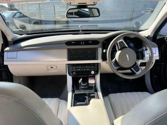 Jaguar XF 2.0d Portfolio Auto AWD Euro 6 (s/s) 4dr