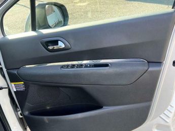 Peugeot 3008 1.6 e-HDi Active EGC Euro 5 (s/s) 5dr