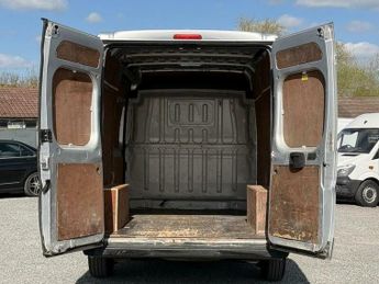 Peugeot Boxer 2.0 BlueHDi 335 Professional L2 H2 Euro 6 5dr
