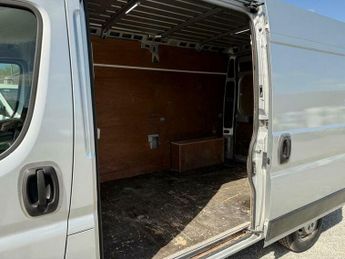 Peugeot Boxer 2.0 BlueHDi 335 Professional L2 H2 Euro 6 5dr