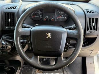 Peugeot Boxer 2.0 BlueHDi 335 Professional L2 H2 Euro 6 5dr