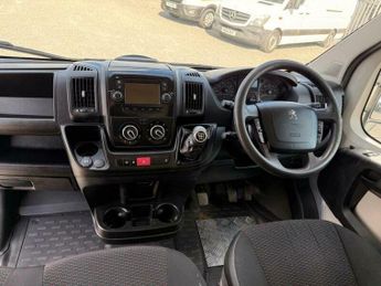 Peugeot Boxer 2.0 BlueHDi 335 Professional L2 H2 Euro 6 5dr