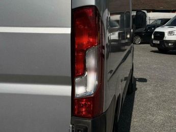 Peugeot Boxer 2.0 BlueHDi 335 Professional L2 H2 Euro 6 5dr