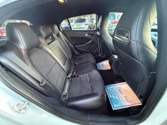 Mercedes GLA Class GLA220 CDI 4MATIC AMG LINE PREMIUM