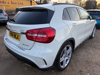 Mercedes GLA Class GLA220 CDI 4MATIC AMG LINE PREMIUM