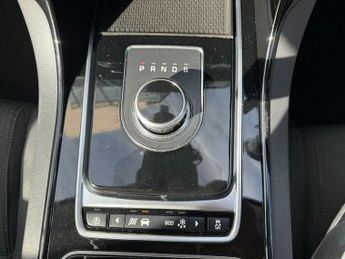 Jaguar XE 2.0d SE Auto Euro 6 (s/s) 4dr