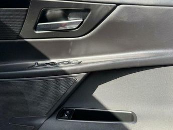 Jaguar XE 2.0d SE Auto Euro 6 (s/s) 4dr