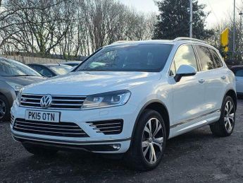 Volkswagen Touareg 3.0 TDI V6 BlueMotion Tech R-Line Tiptronic 4WD Euro 6 (s/s) 5dr