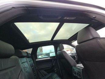 Volkswagen Touareg 3.0 TDI V6 BlueMotion Tech R-Line Tiptronic 4WD Euro 6 (s/s) 5dr