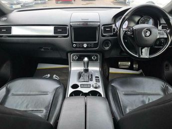 Volkswagen Touareg 3.0 TDI V6 BlueMotion Tech R-Line Tiptronic 4WD Euro 6 (s/s) 5dr