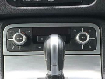 Volkswagen Touareg 3.0 TDI V6 BlueMotion Tech R-Line Tiptronic 4WD Euro 6 (s/s) 5dr