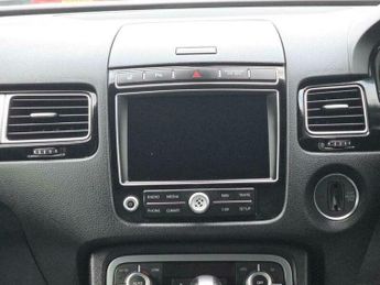 Volkswagen Touareg 3.0 TDI V6 BlueMotion Tech R-Line Tiptronic 4WD Euro 6 (s/s) 5dr