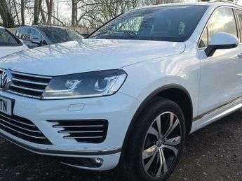Volkswagen Touareg 3.0 TDI V6 BlueMotion Tech R-Line Tiptronic 4WD Euro 6 (s/s) 5dr