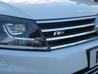 Volkswagen Touareg 3.0 TDI V6 BlueMotion Tech R-Line Tiptronic 4WD Euro 6 (s/s) 5dr