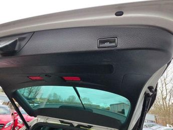 Volkswagen Touareg 3.0 TDI V6 BlueMotion Tech R-Line Tiptronic 4WD Euro 6 (s/s) 5dr