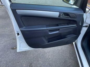 Vauxhall Zafira 1.6 16V Exclusiv Euro 5 5dr