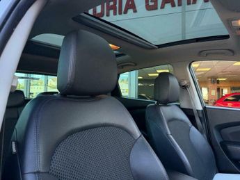 Hyundai IX35 2.0 CRDi Premium 4WD Euro 5 5dr