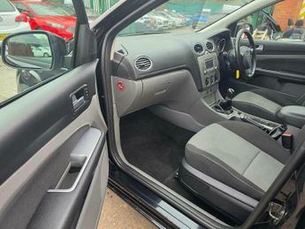 Ford Focus 1.6 TDCi DPF Zetec 5dr
