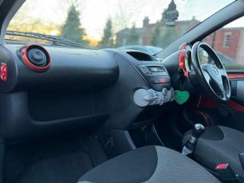 Toyota AYGO 1.0 VVT-i Fire Euro 5 5dr