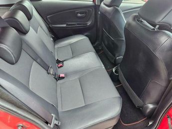 Toyota Yaris 1.5 VVT-h Excel E-CVT Euro 6 5dr (15in Alloy)