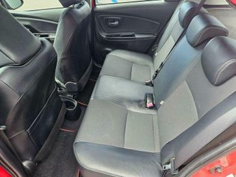 Toyota Yaris 1.5 VVT-h Excel E-CVT Euro 6 5dr (15in Alloy)