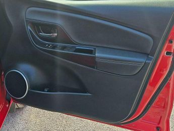 Toyota Yaris 1.5 VVT-h Excel E-CVT Euro 6 5dr (15in Alloy)