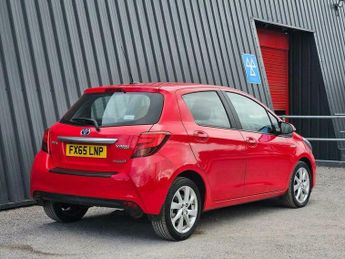 Toyota Yaris 1.5 VVT-h Excel E-CVT Euro 6 5dr (15in Alloy)