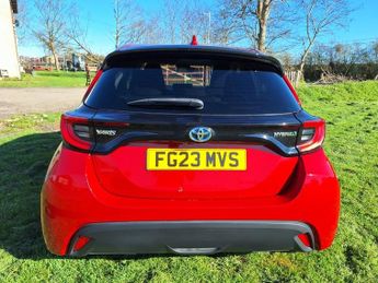 Toyota Yaris 1.5 VVT-h Design E-CVT Euro 6 (s/s) 5dr