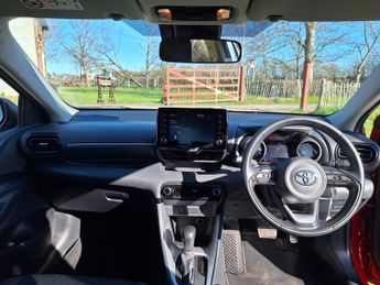 Toyota Yaris 1.5 VVT-h Design E-CVT Euro 6 (s/s) 5dr