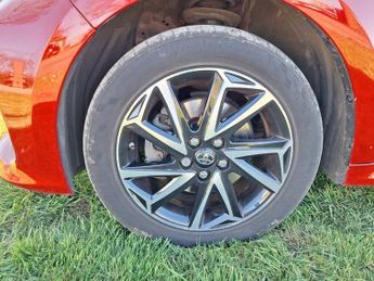 Toyota Yaris 1.5 VVT-h Design E-CVT Euro 6 (s/s) 5dr