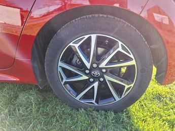 Toyota Yaris 1.5 VVT-h Design Hatchback 5dr Petrol Hybrid E-CVT Euro 6 (s/s) 