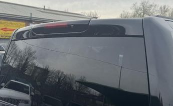 Land Rover Discovery 3.0 SD V6 Graphite SUV 5dr Diesel Auto 4WD Euro 6 (s/s) (256 bhp