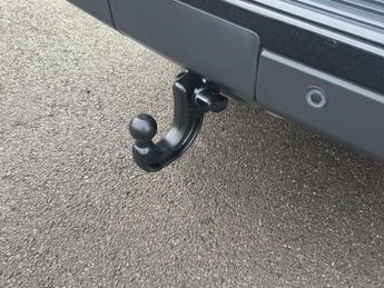 Land Rover Discovery 3.0 SD V6 Graphite SUV 5dr Diesel Auto 4WD Euro 6 (s/s) (256 bhp