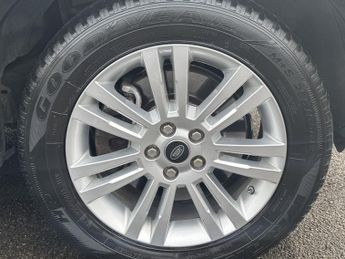 Land Rover Discovery 3.0 SD V6 Graphite SUV 5dr Diesel Auto 4WD Euro 6 (s/s) (256 bhp