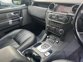 Land Rover Discovery 3.0 SD V6 Graphite SUV 5dr Diesel Auto 4WD Euro 6 (s/s) (256 bhp