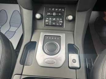 Land Rover Discovery 3.0 SD V6 Graphite SUV 5dr Diesel Auto 4WD Euro 6 (s/s) (256 bhp