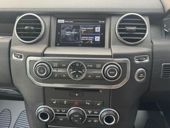 Land Rover Discovery 3.0 SD V6 Graphite SUV 5dr Diesel Auto 4WD Euro 6 (s/s) (256 bhp