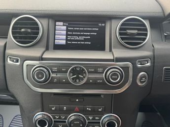 Land Rover Discovery 3.0 SD V6 Graphite SUV 5dr Diesel Auto 4WD Euro 6 (s/s) (256 bhp