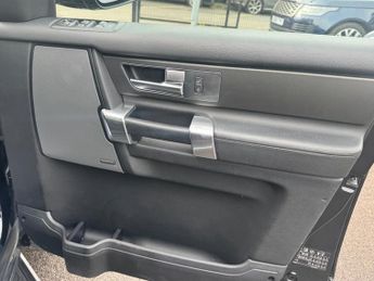 Land Rover Discovery 3.0 SD V6 Graphite SUV 5dr Diesel Auto 4WD Euro 6 (s/s) (256 bhp