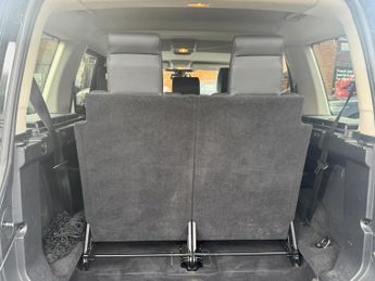 Land Rover Discovery 3.0 SD V6 Graphite SUV 5dr Diesel Auto 4WD Euro 6 (s/s) (256 bhp