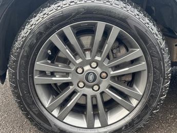 Land Rover Discovery 3.0 SD V6 Graphite SUV 5dr Diesel Auto 4WD Euro 6 (s/s) (256 bhp