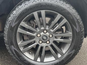 Land Rover Discovery 3.0 SD V6 Graphite SUV 5dr Diesel Auto 4WD Euro 6 (s/s) (256 bhp