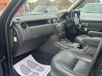 Land Rover Discovery 3.0 SD V6 Graphite SUV 5dr Diesel Auto 4WD Euro 6 (s/s) (256 bhp