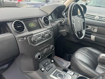 Land Rover Discovery 3.0 SD V6 Graphite SUV 5dr Diesel Auto 4WD Euro 6 (s/s) (256 bhp